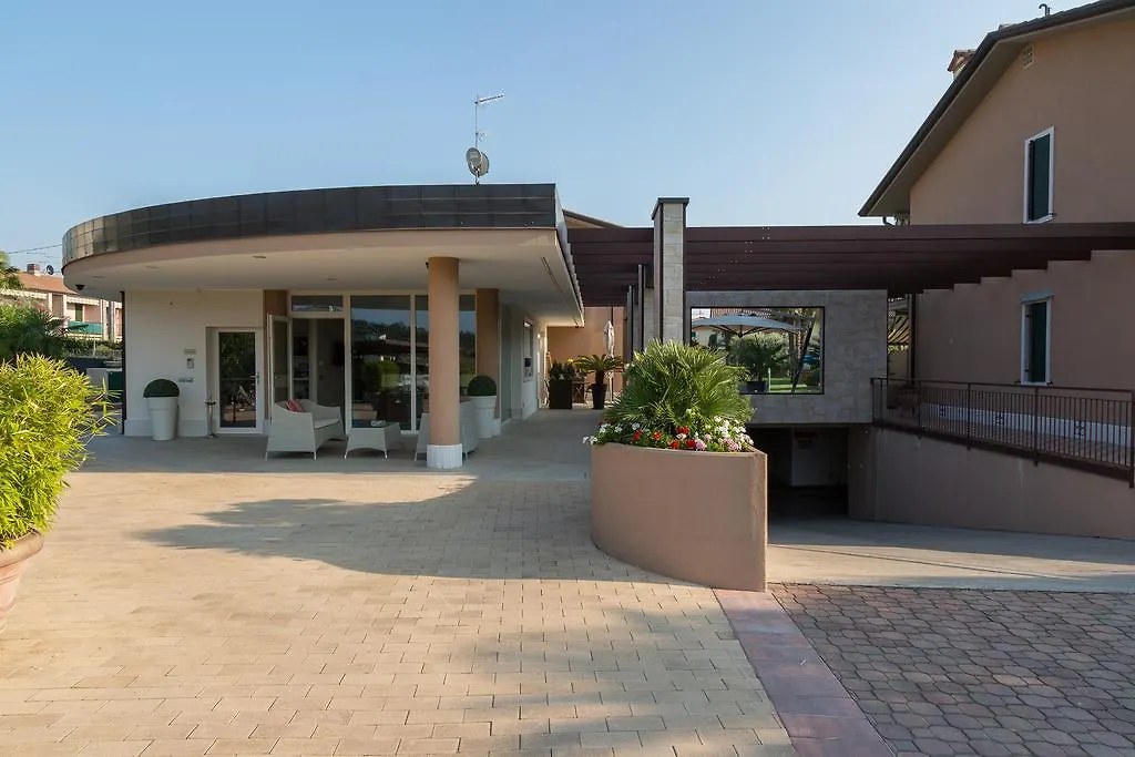 לאזיסה Residence La Margherita מלון דירות