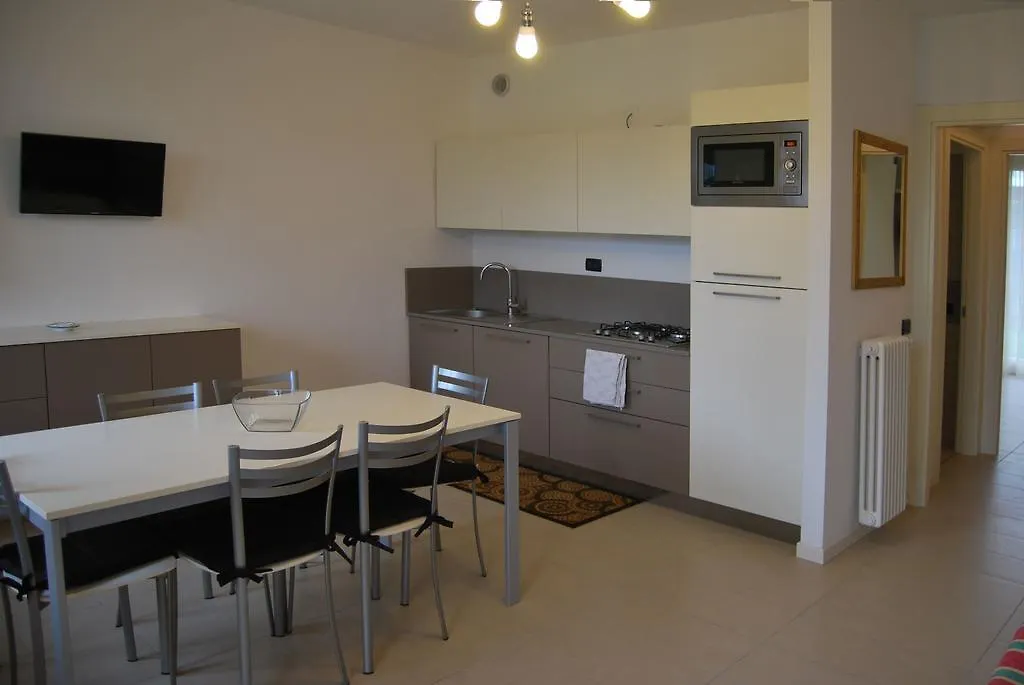 מלון דירות לאזיסה Residence La Margherita