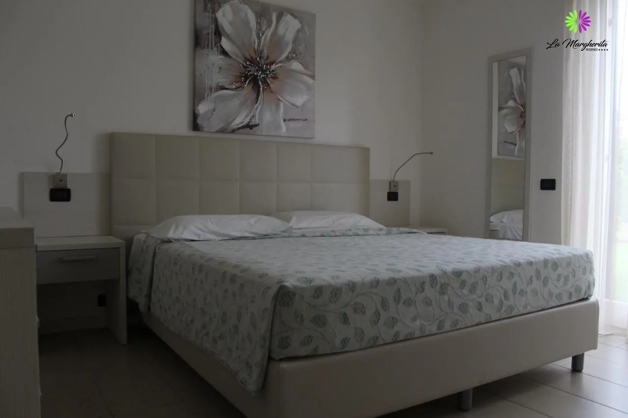 לאזיסה Residence La Margherita מלון דירות