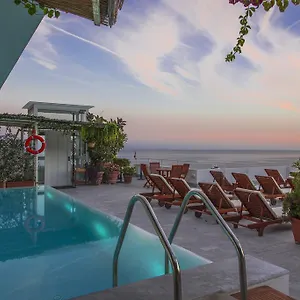 https://marina-riviera.hotels-amalfi.com