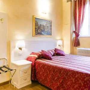 https://domus-trevi-rome.it-romehotels.com