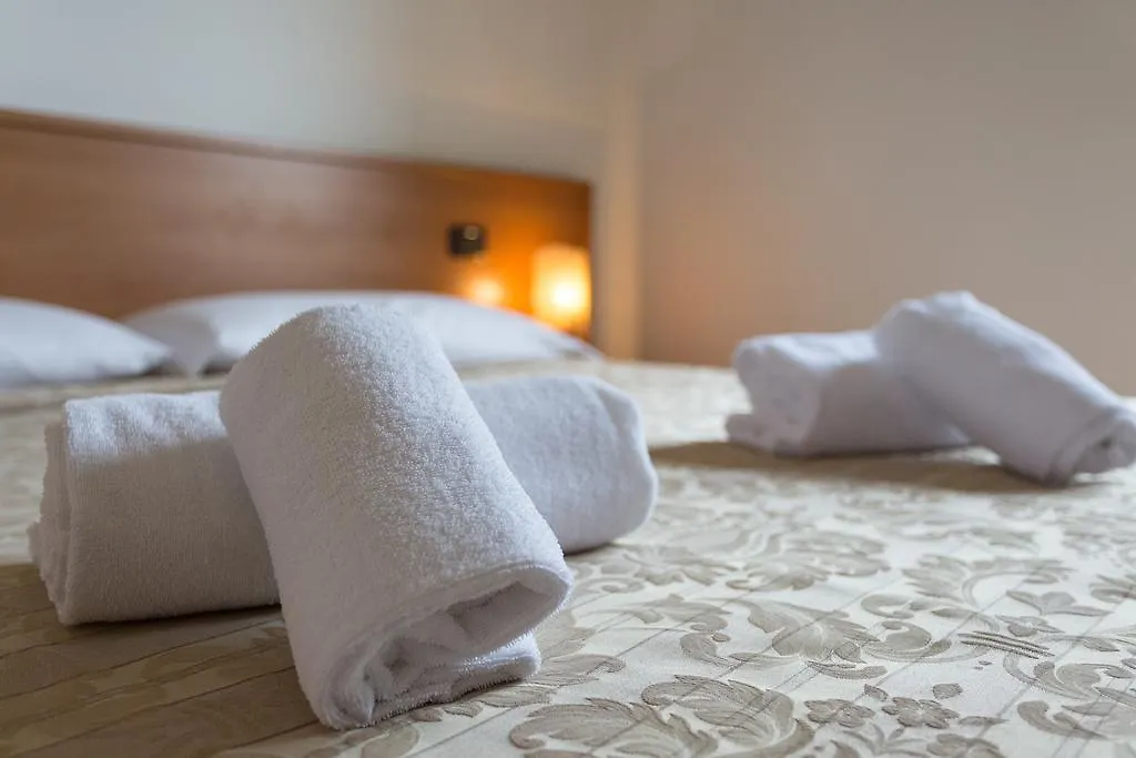 Aparthotel Residence La Margherita Lazise Italy